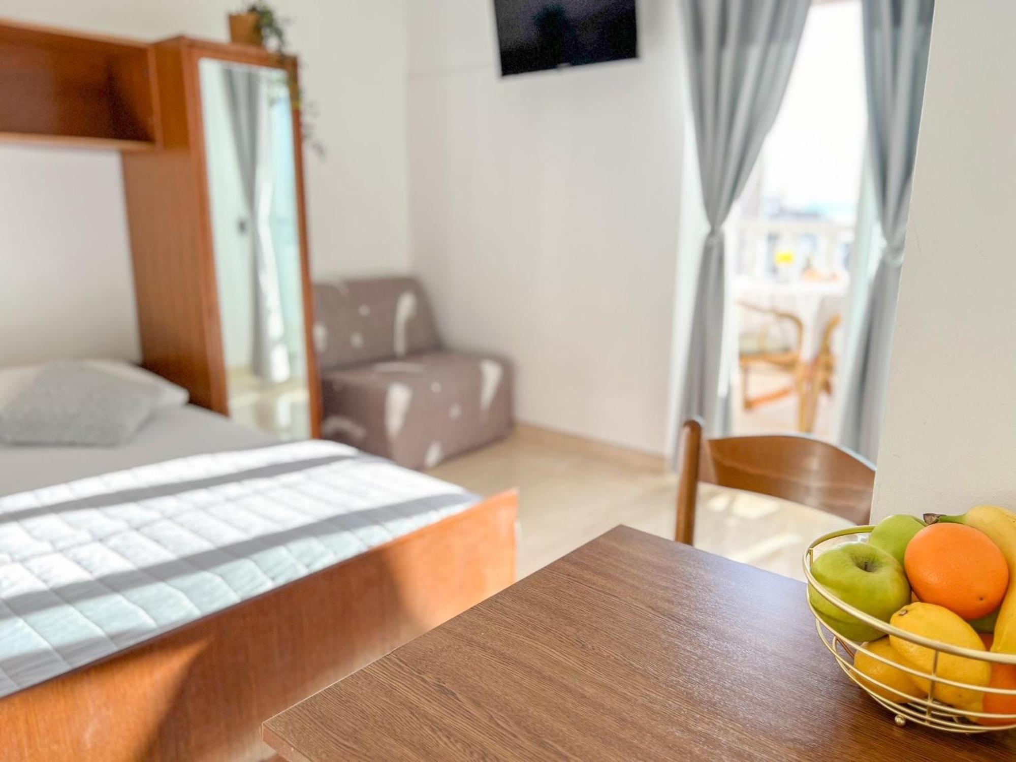 Apartment Holiday Makarska Ngoại thất bức ảnh